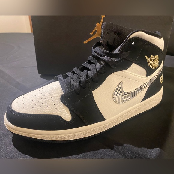 Jordan 1 Mid Equality (2019) - Picture 12 of 16